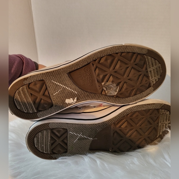 Converse White Sneakers with Pink Accents, Size 9 - Picture 5 of 5